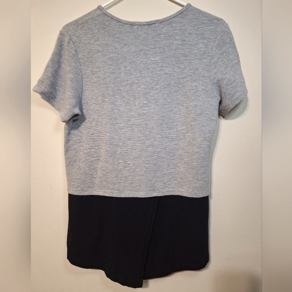 🇨🇦 Tonic Active medium shortsleeve grey and black bamboo cotton active top - Picture 7 of 8